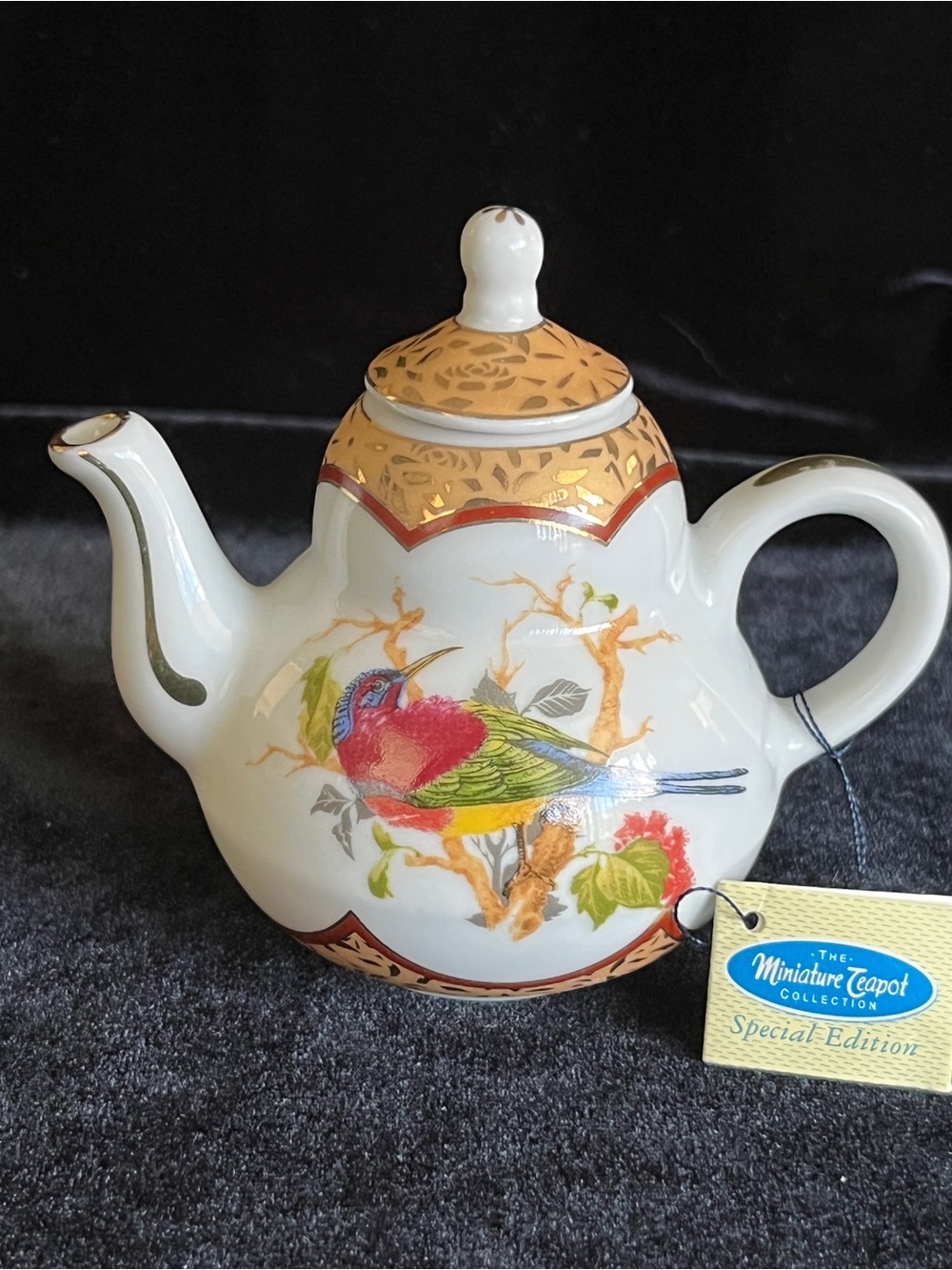 Porcelain Art: The Miniature Teapot Collection: Special Edition Bird Flowers